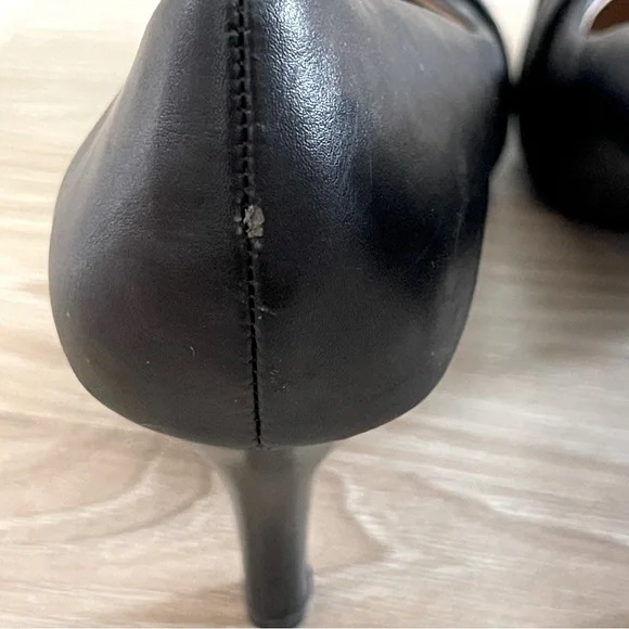Report Black Heels with Elegant Design - Picture 4 of 9